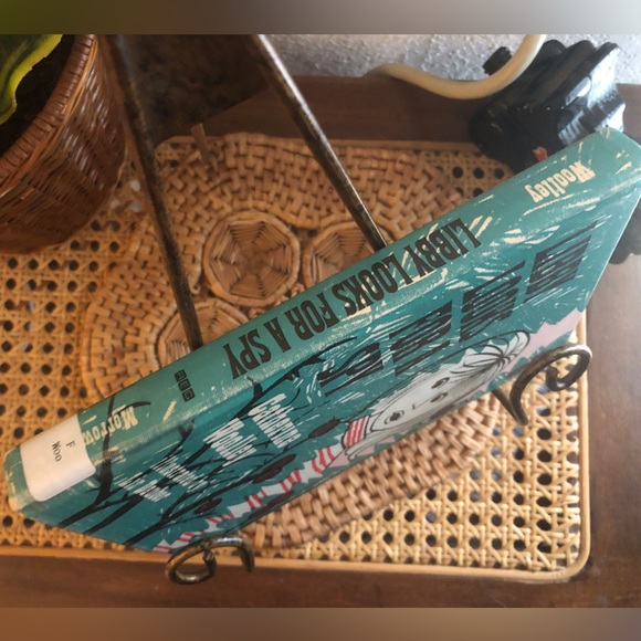 1970 Libby Looks For a Spy Hardback by Catherine Woolley Library Edition USA - Picture 9 of 14